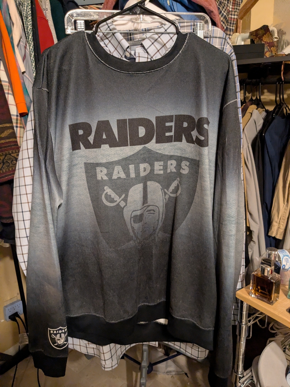 Raiders XL Men's Black to Gray Ombre Crewneck Sweatshirt
